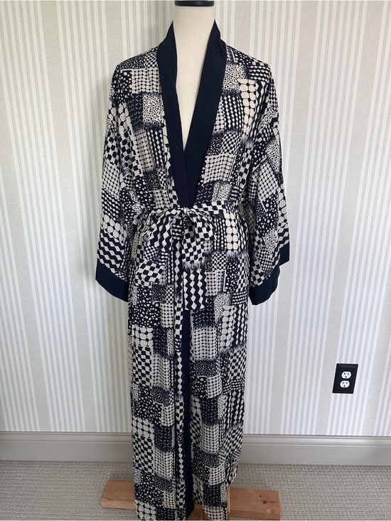 Saks Fifth Avenue Other - VTG Natori from Saks Fifth Ave Long Robe Navy/Cream with Kimono Sleeves Medium